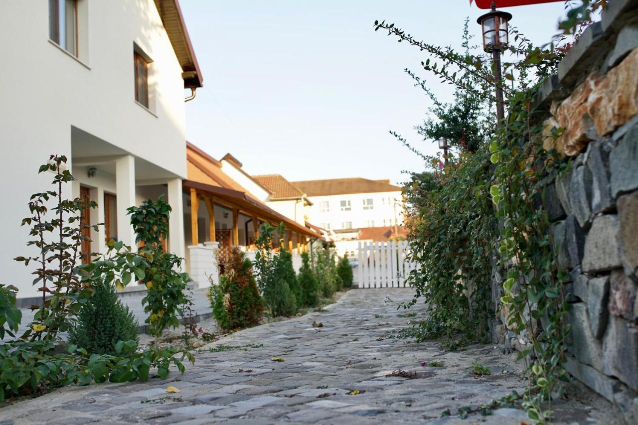 Pensiunea Rustic Hunedoara Ngoại thất bức ảnh